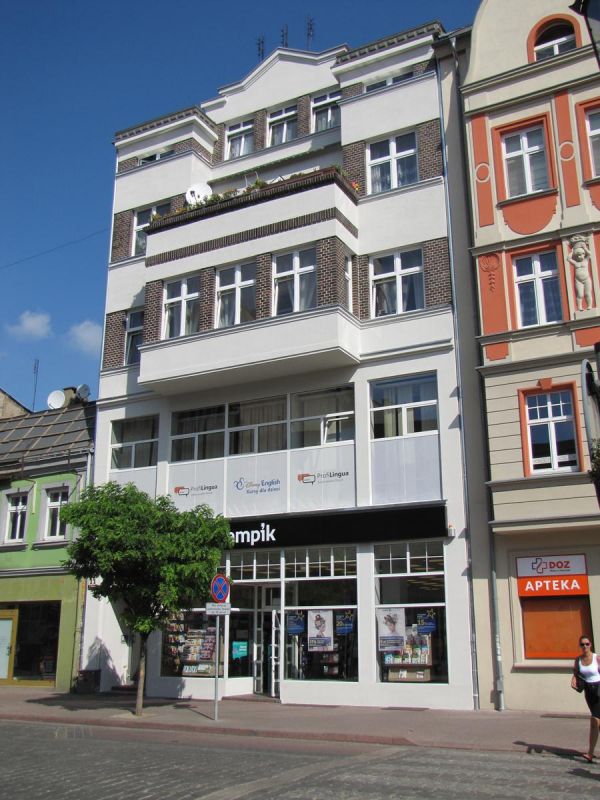 Remont frontowej elewacji EMPiK'u w Gnieźnie przy ulicy Chrobrego 11